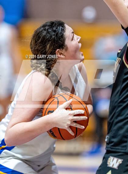 Thumbnail 2 in Whitney vs Lincoln (Chavez tournament) photogallery.