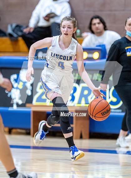 Thumbnail 1 in Whitney vs Lincoln (Chavez tournament) photogallery.