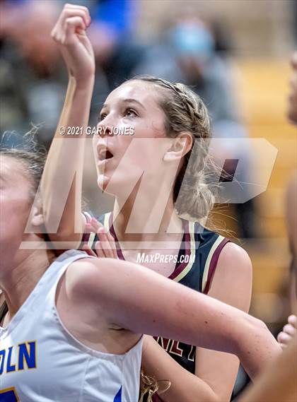 Thumbnail 3 in Whitney vs Lincoln (Chavez tournament) photogallery.
