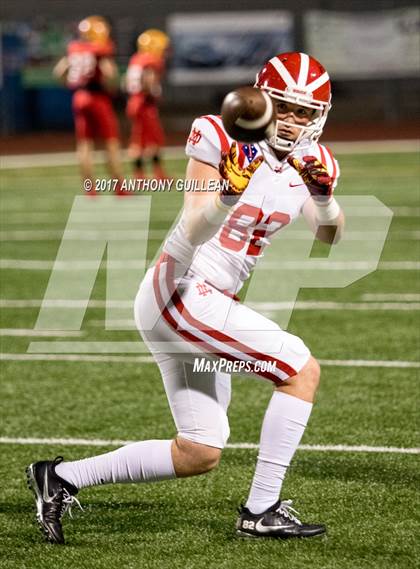 Thumbnail 2 in Mission Viejo vs. Mater Dei (CIF SS D1 Semifinal) photogallery.