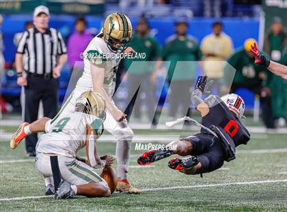 Thumbnail 1 in Langston Hughes vs. Gainesville (GHSA 6A Championship) photogallery.