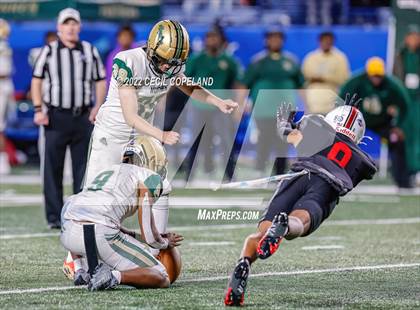 Thumbnail 2 in Langston Hughes vs. Gainesville (GHSA 6A Championship) photogallery.