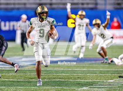 Thumbnail 1 in Langston Hughes vs. Gainesville (GHSA 6A Championship) photogallery.