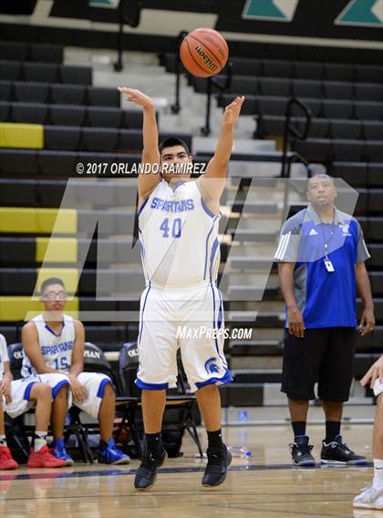 Thumbnail 2 in Maranatha Christian vs Chula Vista (Grossmont Winter Classic) photogallery.