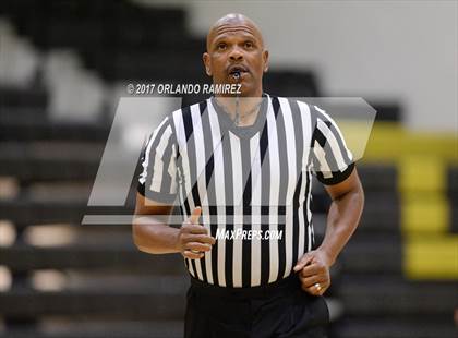 Thumbnail 2 in Maranatha Christian vs Chula Vista (Grossmont Winter Classic) photogallery.