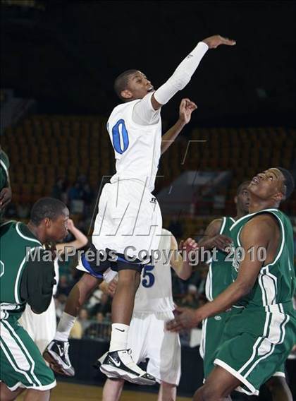 Thumbnail 1 in Aurora Central vs. Highlands Ranch (5A Quarterfinals) photogallery.