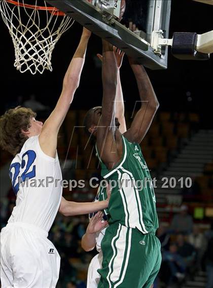Thumbnail 3 in Aurora Central vs. Highlands Ranch (5A Quarterfinals) photogallery.