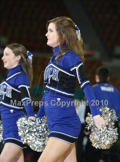 Thumbnail 3 in Aurora Central vs. Highlands Ranch (5A Quarterfinals) photogallery.