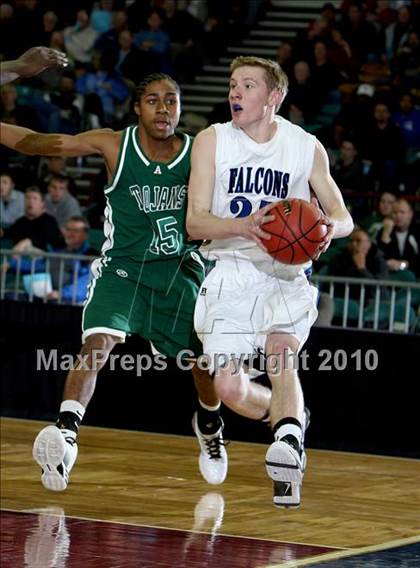 Thumbnail 2 in Aurora Central vs. Highlands Ranch (5A Quarterfinals) photogallery.
