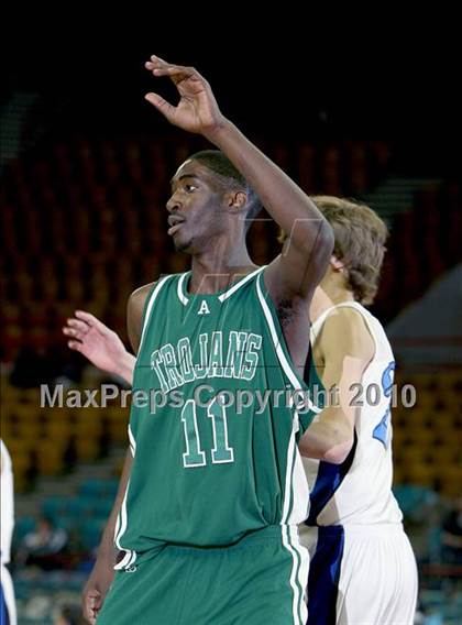 Thumbnail 1 in Aurora Central vs. Highlands Ranch (5A Quarterfinals) photogallery.