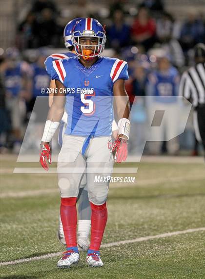 Thumbnail 2 in Memphis University vs. Baylor (TSSAA 2A Quarterfinal Playoff) photogallery.