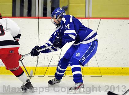 Thumbnail 2 in Darien vs. New Canaan (FCIAC Final) photogallery.