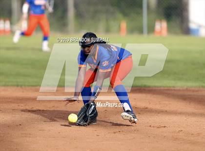 Thumbnail 3 in Chilton County vs Jemison (County Tournament) photogallery.