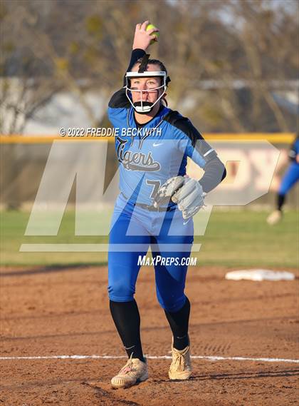 Thumbnail 3 in Gunter @ Pottsboro photogallery.