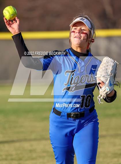 Thumbnail 2 in Gunter @ Pottsboro photogallery.