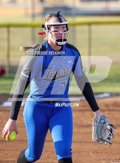 Thumbnail 2 in Gunter @ Pottsboro photogallery.