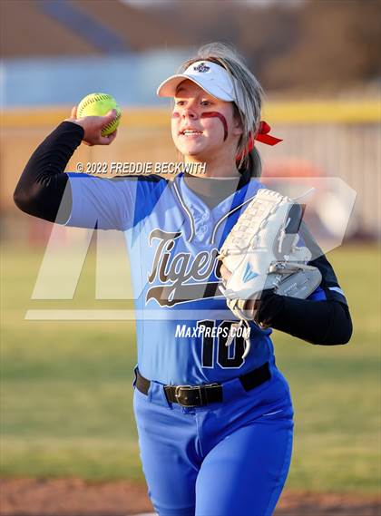 Thumbnail 2 in Gunter @ Pottsboro photogallery.