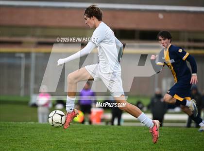 Thumbnail 3 in Northwestern Regional @ Haddam-Killingworth (CIAC Class S Qtr Final) photogallery.