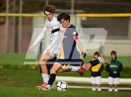 Thumbnail 2 in Northwestern Regional @ Haddam-Killingworth (CIAC Class S Qtr Final) photogallery.