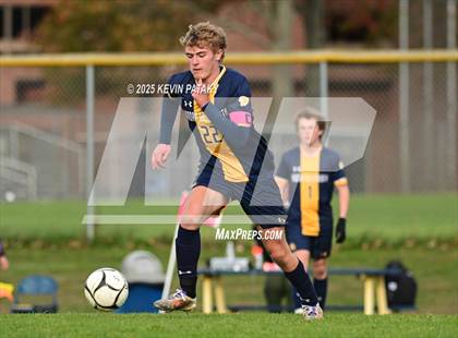 Thumbnail 2 in Northwestern Regional @ Haddam-Killingworth (CIAC Class S Qtr Final) photogallery.