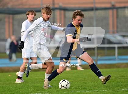 Thumbnail 2 in Northwestern Regional @ Haddam-Killingworth (CIAC Class S Qtr Final) photogallery.