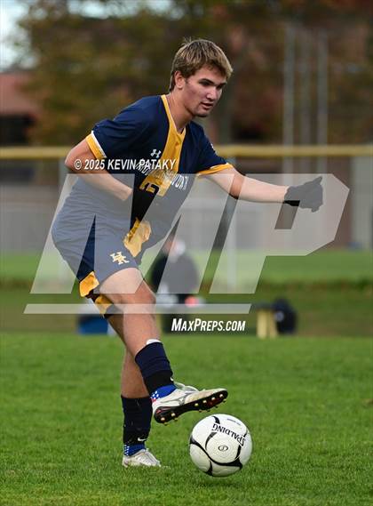 Thumbnail 3 in Northwestern Regional @ Haddam-Killingworth (CIAC Class S Qtr Final) photogallery.