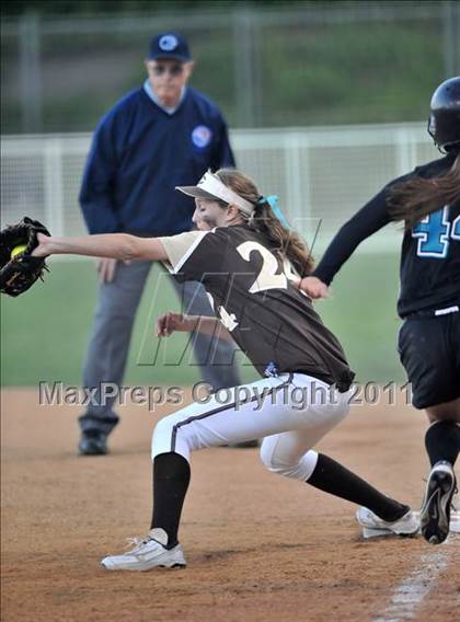 Thumbnail 2 in Santiago vs. Canyon (CIF SS D1 Final) photogallery.