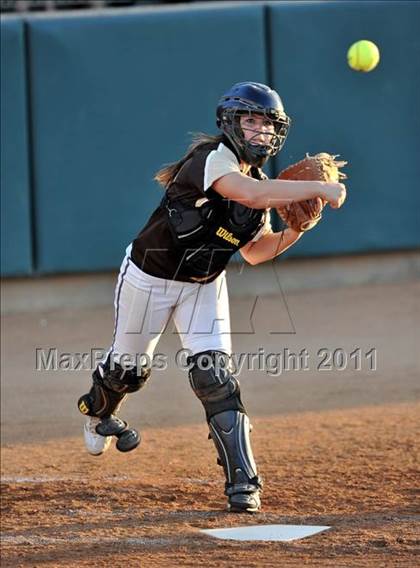 Thumbnail 2 in Santiago vs. Canyon (CIF SS D1 Final) photogallery.