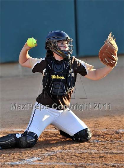 Thumbnail 2 in Santiago vs. Canyon (CIF SS D1 Final) photogallery.