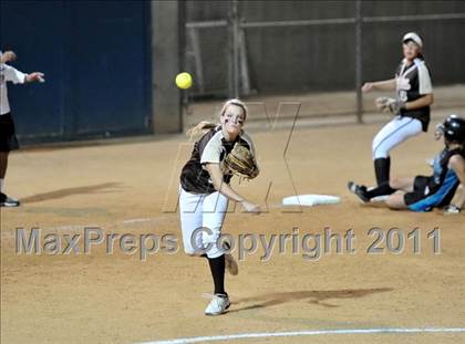 Thumbnail 2 in Santiago vs. Canyon (CIF SS D1 Final) photogallery.