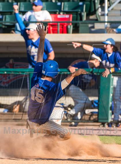 Thumbnail 3 in Auburn vs. Hingham (MIAA Division 2 Final) photogallery.