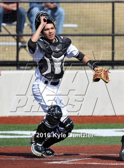 Thumbnail 3 in St. Michael's vs Bishop Lynch (Texas Private School Classic) photogallery.