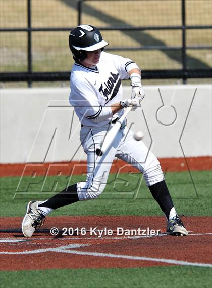 Thumbnail 2 in St. Michael's vs Bishop Lynch (Texas Private School Classic) photogallery.