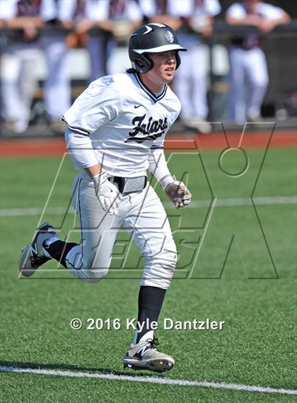 Thumbnail 2 in St. Michael's vs Bishop Lynch (Texas Private School Classic) photogallery.