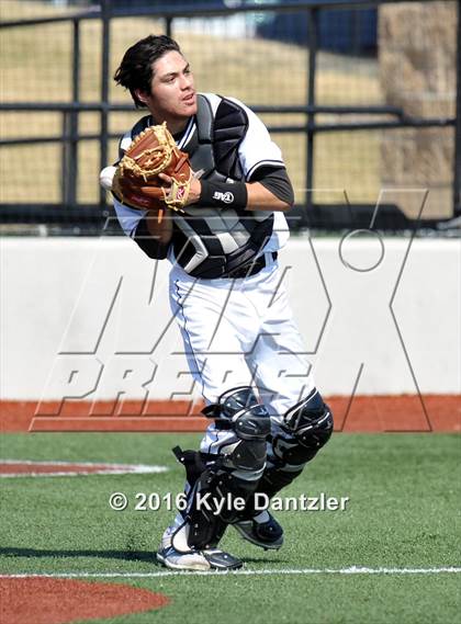 Thumbnail 1 in St. Michael's vs Bishop Lynch (Texas Private School Classic) photogallery.