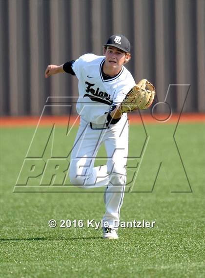 Thumbnail 2 in St. Michael's vs Bishop Lynch (Texas Private School Classic) photogallery.