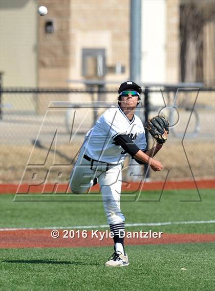 Thumbnail 3 in St. Michael's vs Bishop Lynch (Texas Private School Classic) photogallery.
