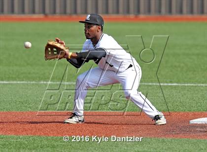 Thumbnail 3 in St. Michael's vs Bishop Lynch (Texas Private School Classic) photogallery.