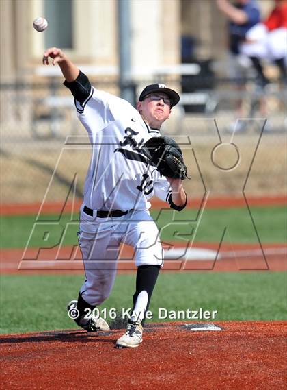 Thumbnail 1 in St. Michael's vs Bishop Lynch (Texas Private School Classic) photogallery.