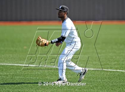 Thumbnail 1 in St. Michael's vs Bishop Lynch (Texas Private School Classic) photogallery.