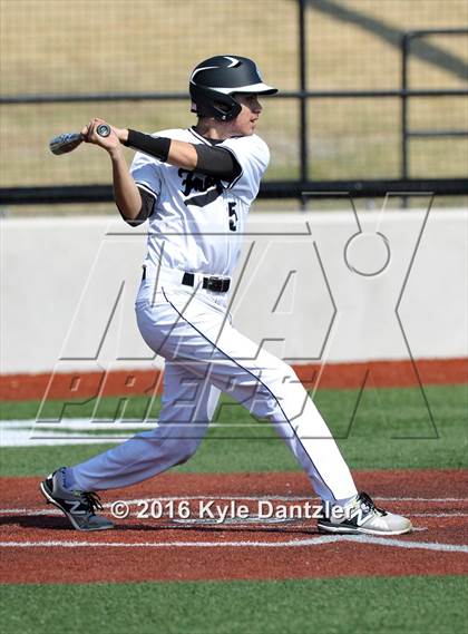 Thumbnail 2 in St. Michael's vs Bishop Lynch (Texas Private School Classic) photogallery.