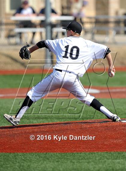 Thumbnail 3 in St. Michael's vs Bishop Lynch (Texas Private School Classic) photogallery.