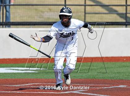 Thumbnail 1 in St. Michael's vs Bishop Lynch (Texas Private School Classic) photogallery.