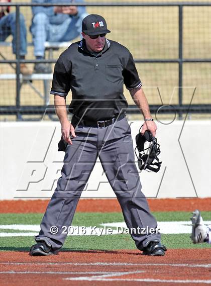 Thumbnail 3 in St. Michael's vs Bishop Lynch (Texas Private School Classic) photogallery.