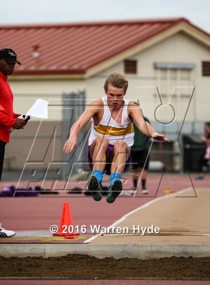Thumbnail 1 in Mark Macres Invitational photogallery.