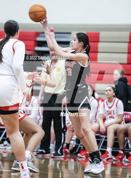 Thumbnail 3 in Taft vs Hart (West Coast Varsity Girls Basketball Tournament) photogallery.