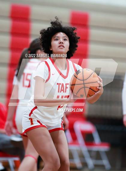 Thumbnail 3 in Taft vs Hart (West Coast Varsity Girls Basketball Tournament) photogallery.