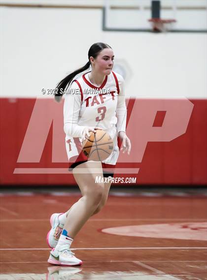 Thumbnail 2 in Taft vs Hart (West Coast Varsity Girls Basketball Tournament) photogallery.