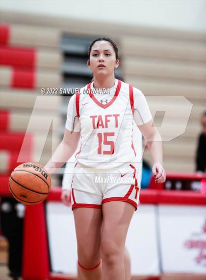 Thumbnail 3 in Taft vs Hart (West Coast Varsity Girls Basketball Tournament) photogallery.