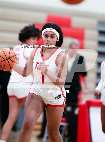 Thumbnail 2 in Taft vs Hart (West Coast Varsity Girls Basketball Tournament) photogallery.